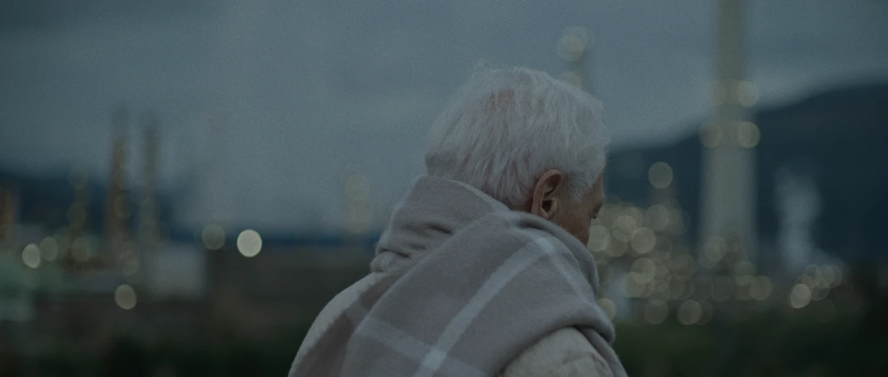Frame from the short film Cuerdas