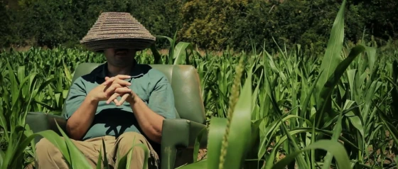 Frame from the short film Fondo O Forma