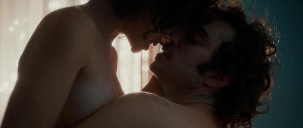 Frame from the short film El Cuento De Una Noche De Verano