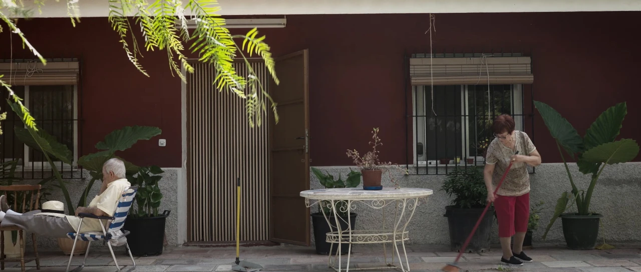 Frame from the short film La Gàbia