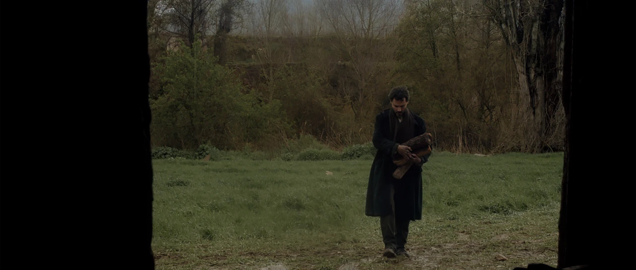 Frame from the short film Restos De Cosas